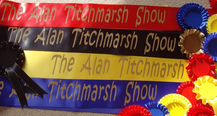 Any FONT Several colours comes with rosette